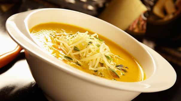 Sopa de Ahuyama, Zanahoria y Queso Manchego