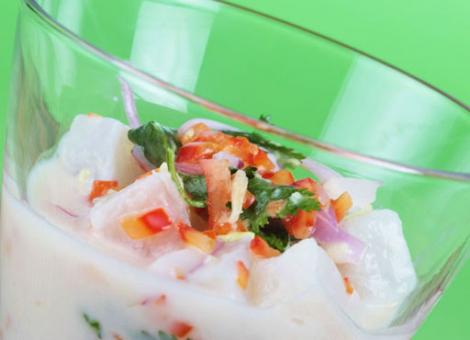 Ceviche de pescado en leche de coco