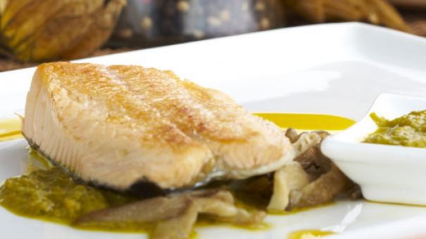 Escalopes de salmon con crema de chauchas